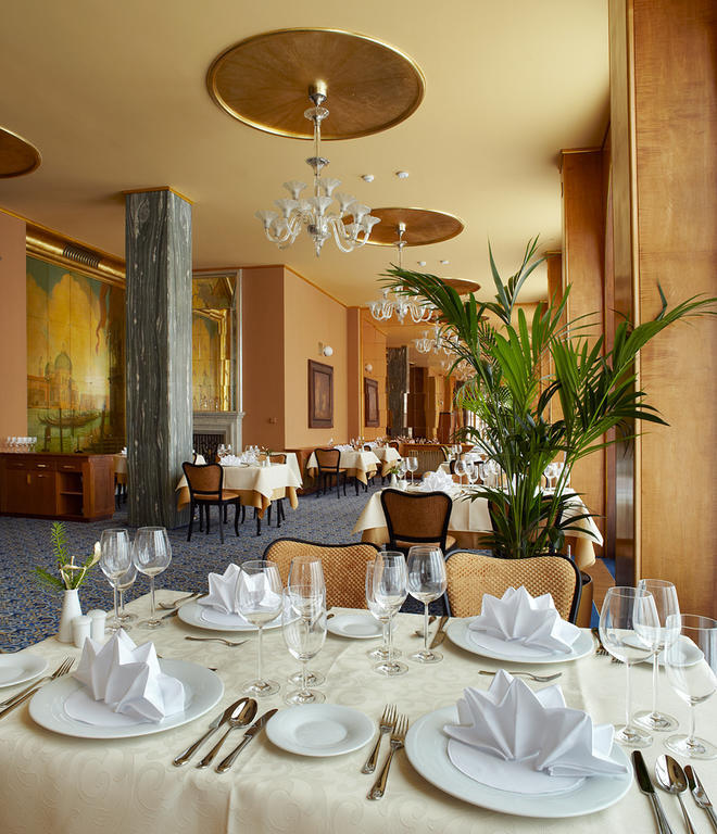 Alexandria Spa & Wellness Hotel Luhačovice Exterior foto