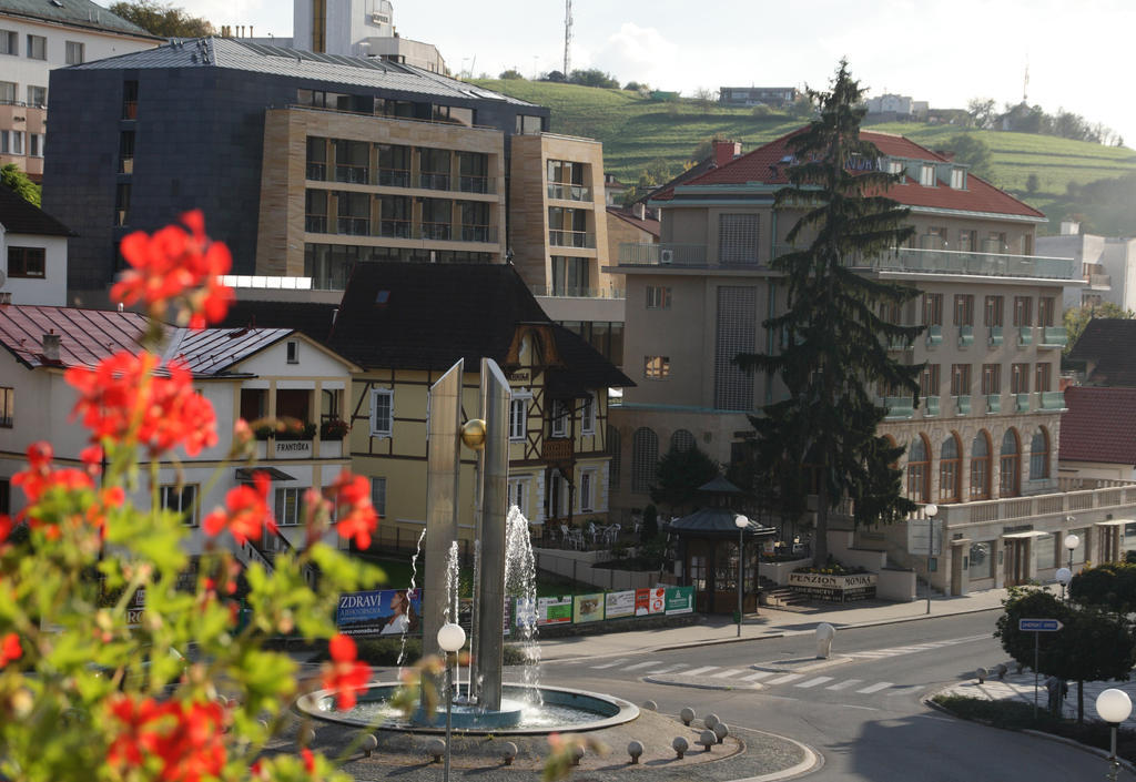 Alexandria Spa & Wellness Hotel Luhačovice Exterior foto